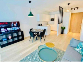 Beautiful one bedroom in Center w Terrace & Parking
